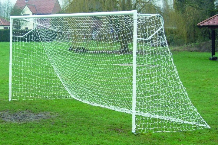 Eco voetbaldoelnetten - 4 mm PLA - 7,50 m breed, 2,5 m hoog, diepte 0,80 m boven en 2,00 m onder - wit