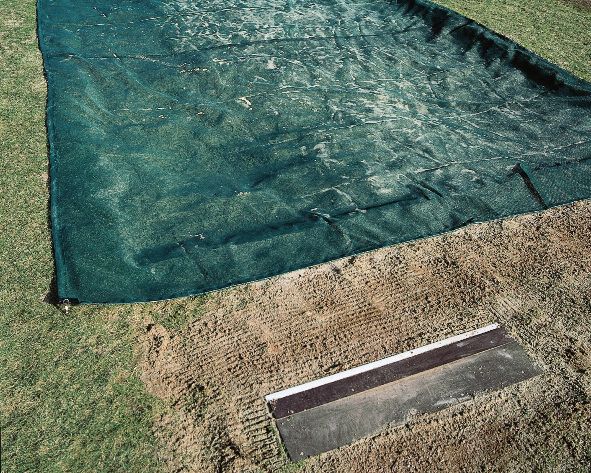 Spring box cover mesh 400g/m² reinforced all around with 4 recesses on the corners - green