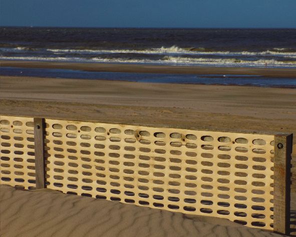 Sand net - 900 g/m² HDPE - mesh 75 mm x 26 mm - 1 m x 30 m - sand colour