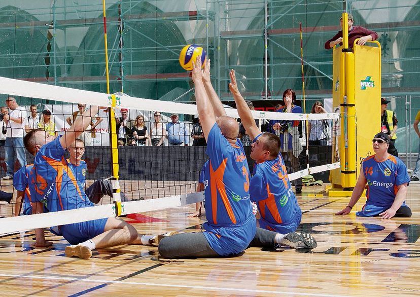 Volleyball-Wettkampfnetz - 3 mm PP - Maschenweite 10 cm - Höhe 0,80 m, Länge 6,50 m - schwarz - 6-Punkt-Befestigung, Kevlarseil 11,70 m - weißes Band oben und unten