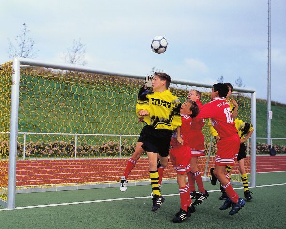 Junioren voetbaldoelnetten 6-hoekige mazen - 3,5 mm PP - 5,15 m breed, 2,05 m hoog, diepte 0,80 m boven en 1,50 m onder 