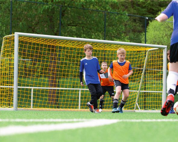 Junior football goal nets - 4mm PP - 5.15m wide, 2.05m high, depth 0.90m above and 2.00m below