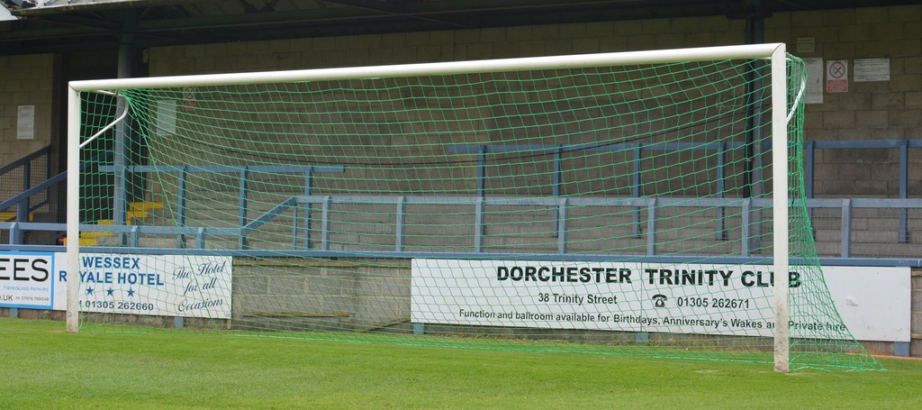 Voetbaldoelnetten - 4 mm PP - 7,50 m breed, 2,5 m hoog, diepte 0,80 m boven en 2,00 m onder 