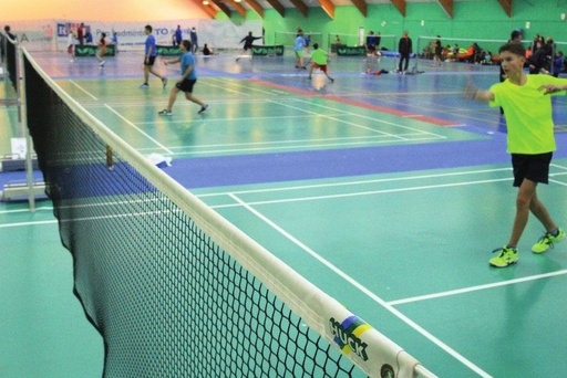 [60203-06] Badmintonnetze in Reihe 1,8 mm PP - 3 Netze an 1 Kevlarseil à 23 m