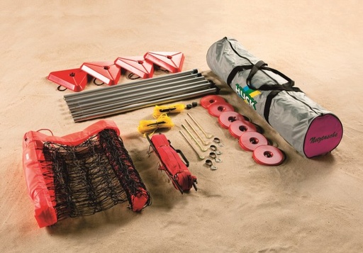 [5200] Vrijetijds beachvolleybalset - 2 palen van 2,45 m lang - 4 grondankers - beachvolleybalnet van 9,5 m x 1 m met een fluo roze band van 5 cm breed - speelveldmarkering van 2,5 cm breed met afmeting 9 m x 18 m - strandkit - draagtas