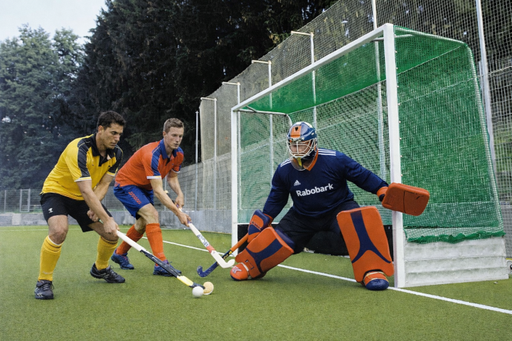 [132-01] Field hockey goal nets - 2.5 mm PP - mesh 2.5 cm - 3.66 m wide, 2.14 m high, depth 0.90 m above and 1.20 m below - green