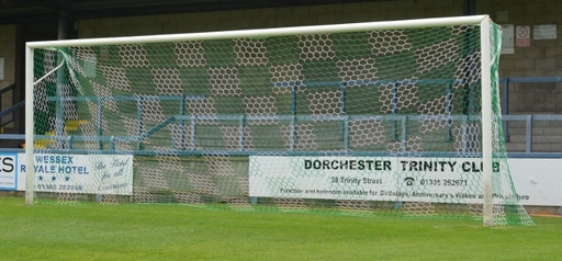 Zweifarbig karierte Fußballtornetze 6-eckige Maschen - 3,5 mm PP - 7,50 m breit, 2,50 m hoch, Tiefe 2,00 m oben und 2,00 m unten