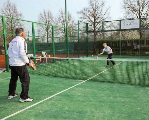 [8430] Padel tennis net 10 mx 0.92 m - 3 mm PP - mesh 4.23 cm - top side plastic wrapped steel cable 4-5 mm in PES tape edging - steel cable, length 11.60 m with eye on one side, other side cut off - bottom with extra rope on both sides for tensioning