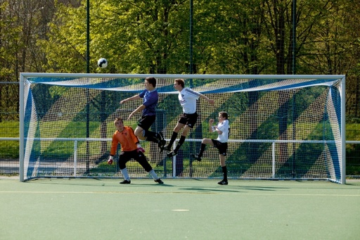 Two-tone football goal nets - 4 mm PP - 7.50 m wide, 2.5 m high, depth 0.80 m above and 2.00 m below